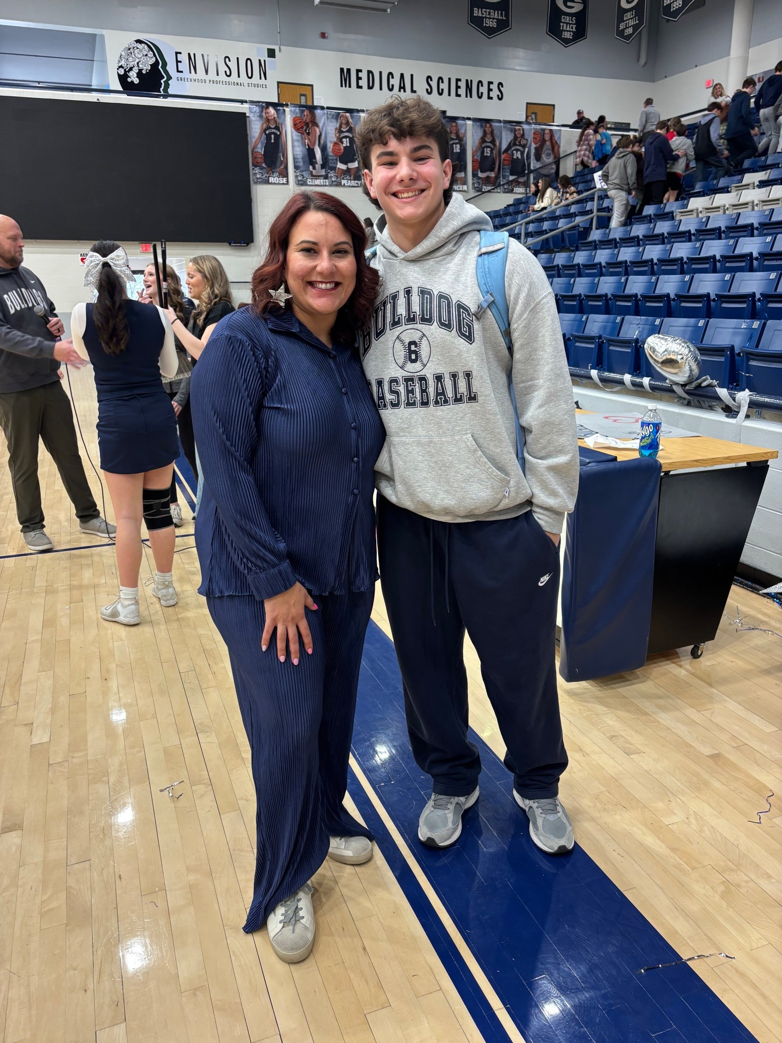 I love good matching set. True to size wearing a xl in both top and bottom 

#LTKWorkwear #LTKMidsize #LTKOver40