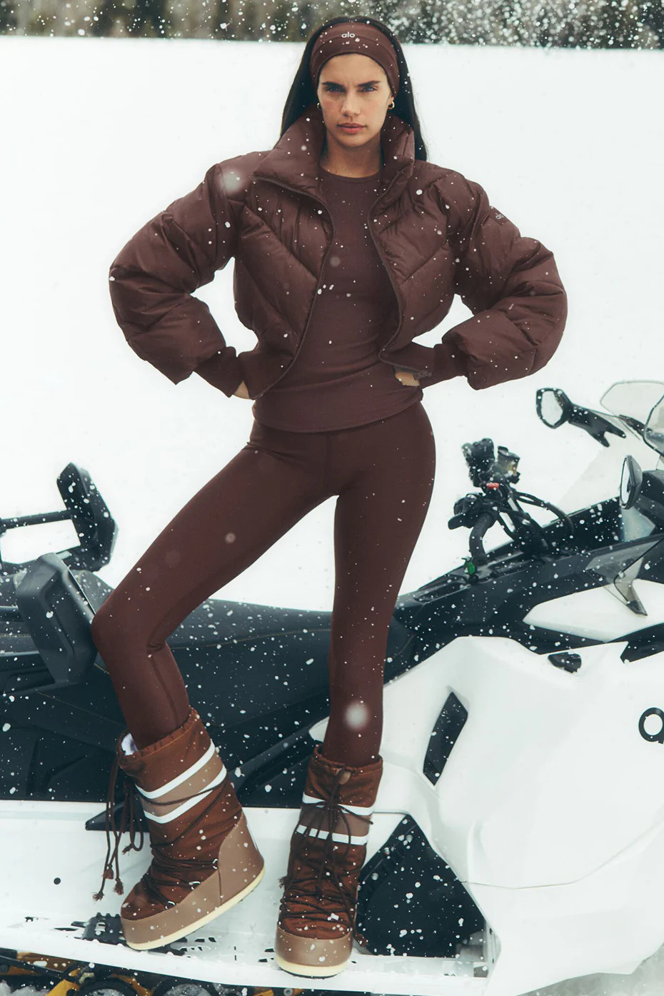 Cropped Atmosphere Puffer | Alo Yoga (US)