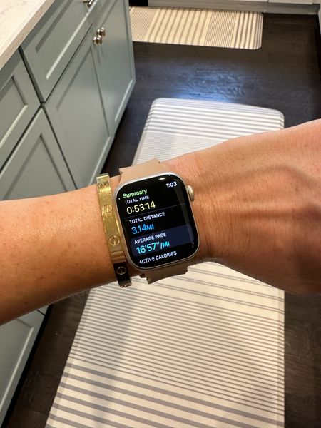 Ever since getting this Apple Watch I have been so much more active! I love to close my rings each day and it reminds me to stand and take a break throughout the day. It has been a game changer for my health! Also linking my affordable scalloped Apple Watch band that comes in different color option along with todays workout ootd 

#LTKfitness
