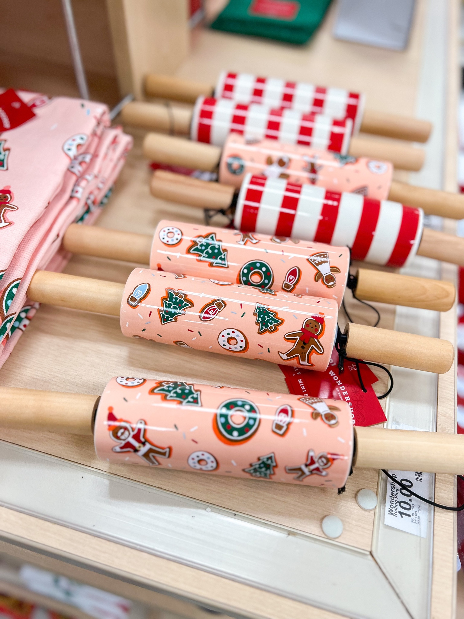 New holiday rolling pins

Target finds | Target style | Christmas | baking 

#LTKSeasonal #LTKhome #LTKHoliday