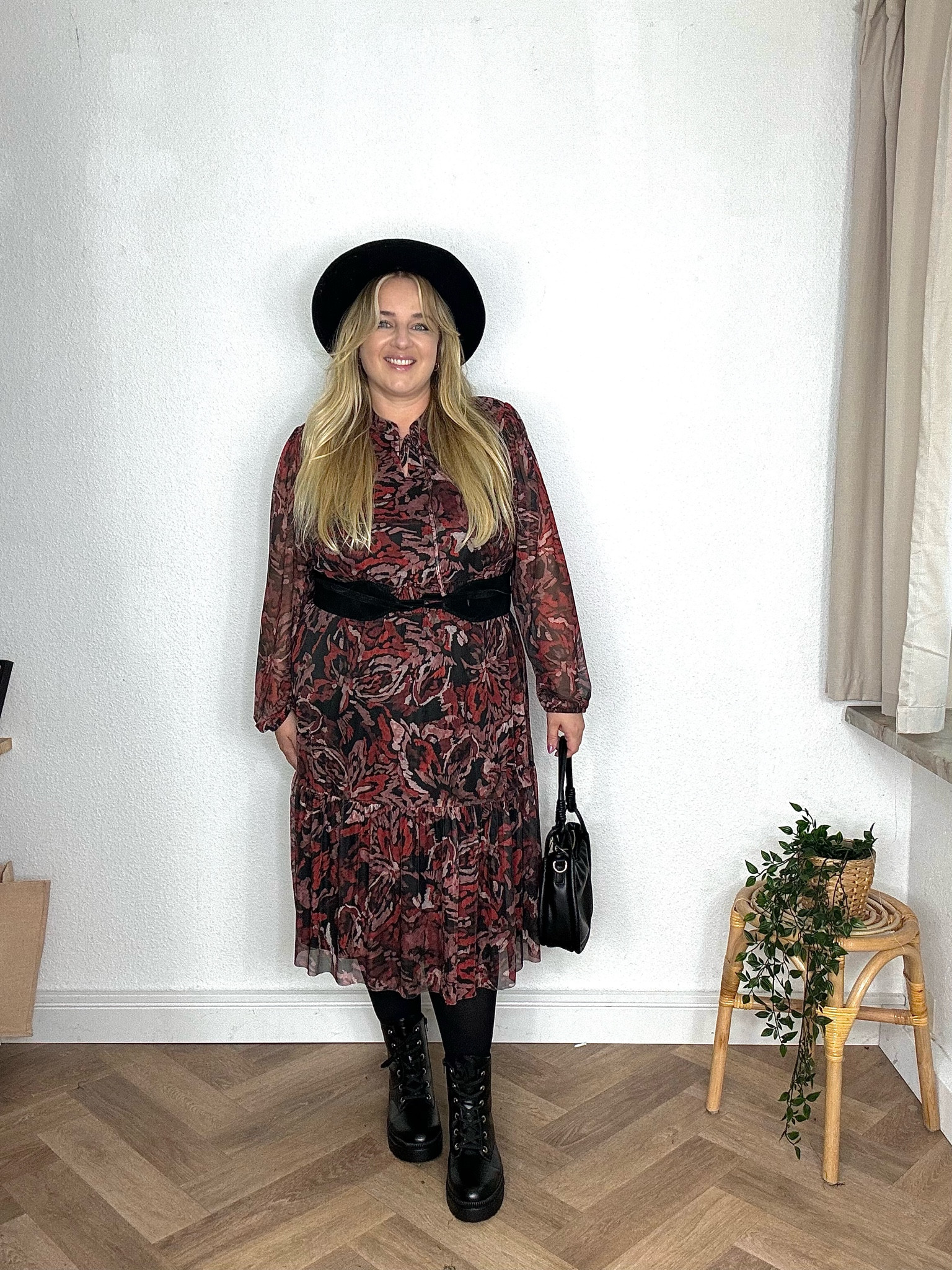 Muster sind für alle da 🤝🏻

Komplett in Bon Prix 

#herbstoutfit #winteroutfit #boots #kleider #plussizefashion

#LTKstyletip #LTKdeutschland #LTKplussize