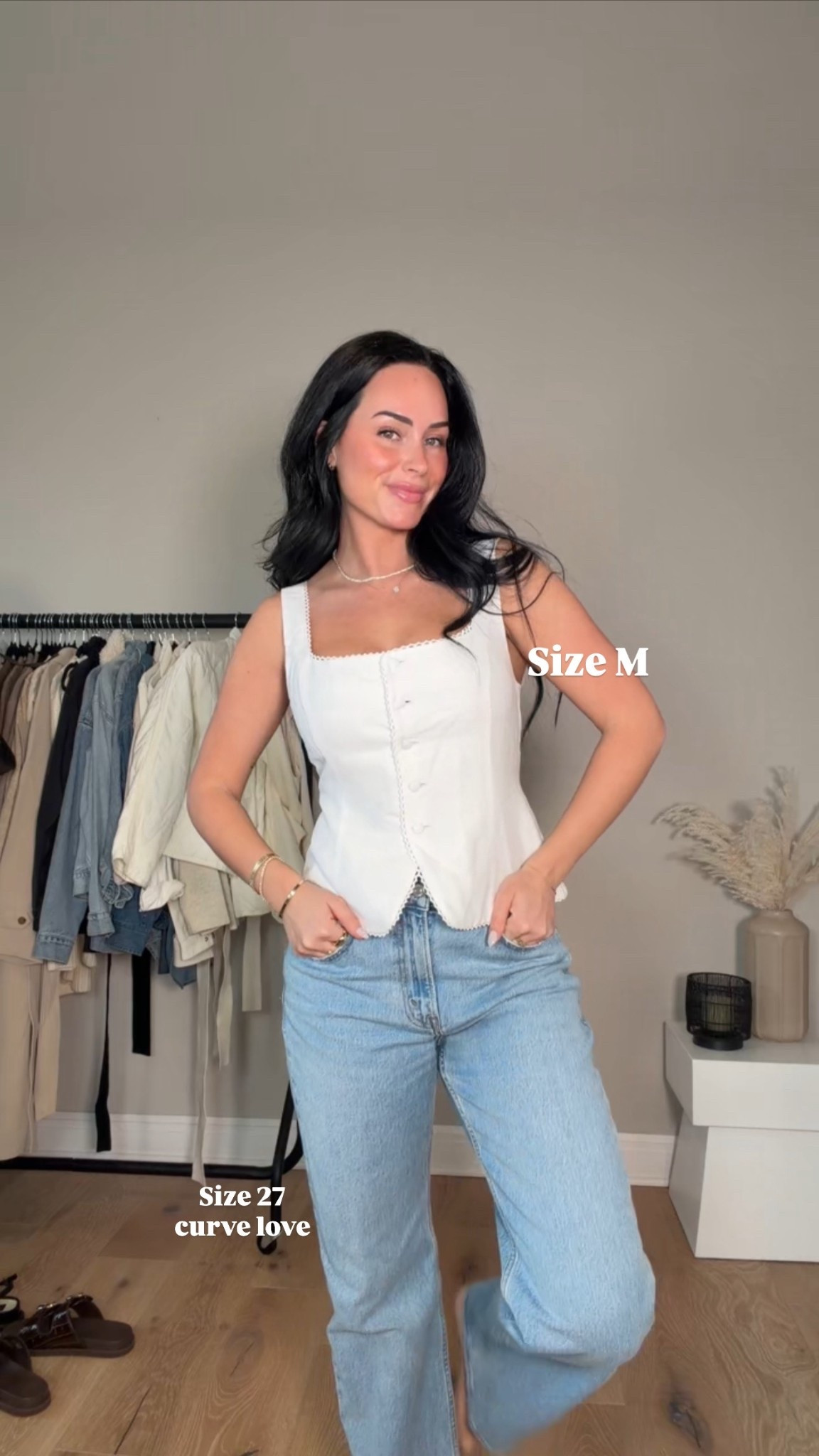 The perfect girlie linen top 🌷🤍

My sizing 5’7, 145lbs, 32dd