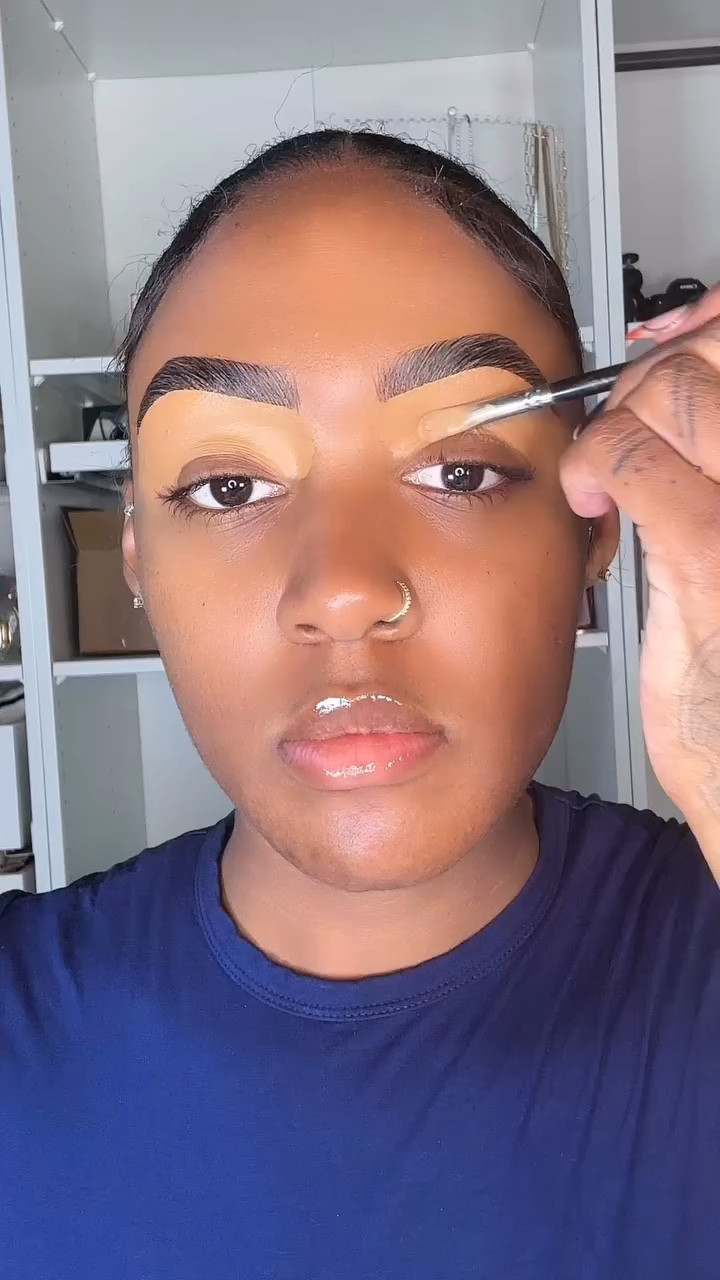 (Brow Tutorial Posted!) Purple Half Cut Crease With A Smoked Out Purple Shadow Liner 💜 

Products Used:
@toofaced This Way Concealer (Warm Sand)
@bolivebeaute Wildside Eyeshadow Palette 
@urbandecaycosmetics Moon Dust (Space Cow)
@lillylashes Style “Moneymaker”

#explorepage #fyp #mkemua #milwaukeemakeupartist #houstonmua #milwaukeemua #houstonmakeupartist #houstonmua #houstonmakeup #atlmakeup #atlmakeupartist #atlantamakeupartists #atlantamakeup #cutcreasetutorial #cutcrease #makeuptutorial #makeuphack #makeupartistcheck #eyeshadowtutorial