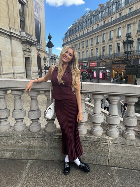Paris France
Europe
Summer in Europe 
Business casual 
Comes in white & black + mini skirt or maxi skirt 
Streetwear
City fashion 

#LTKFindsUnder100 #LTKTravel #LTKWorkwear