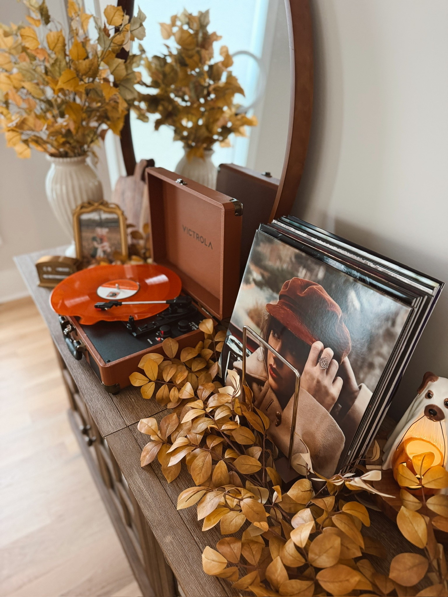 Always get my record player out this time of year!!

#LTKHome #LTKSeasonal #LTKmomlife