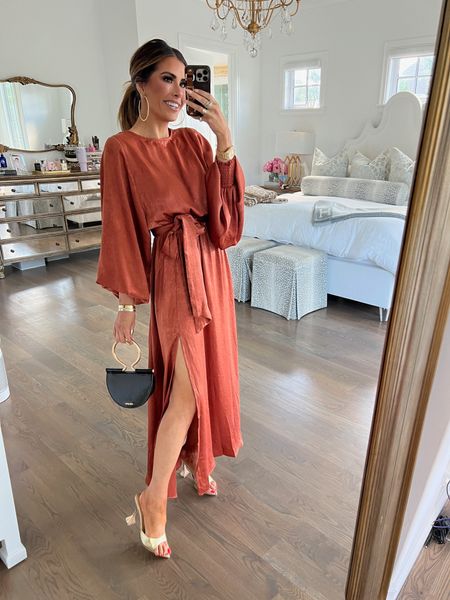 Wearing size small in dress! 

Use code HBDEMILY20 for 20% off until 3pm CT on 10/13! 

Red dress boutique, fall try on haul,  fall wedding guest dress, emily Ann Gemma, maxi dress, gold heels, gold jewelry 