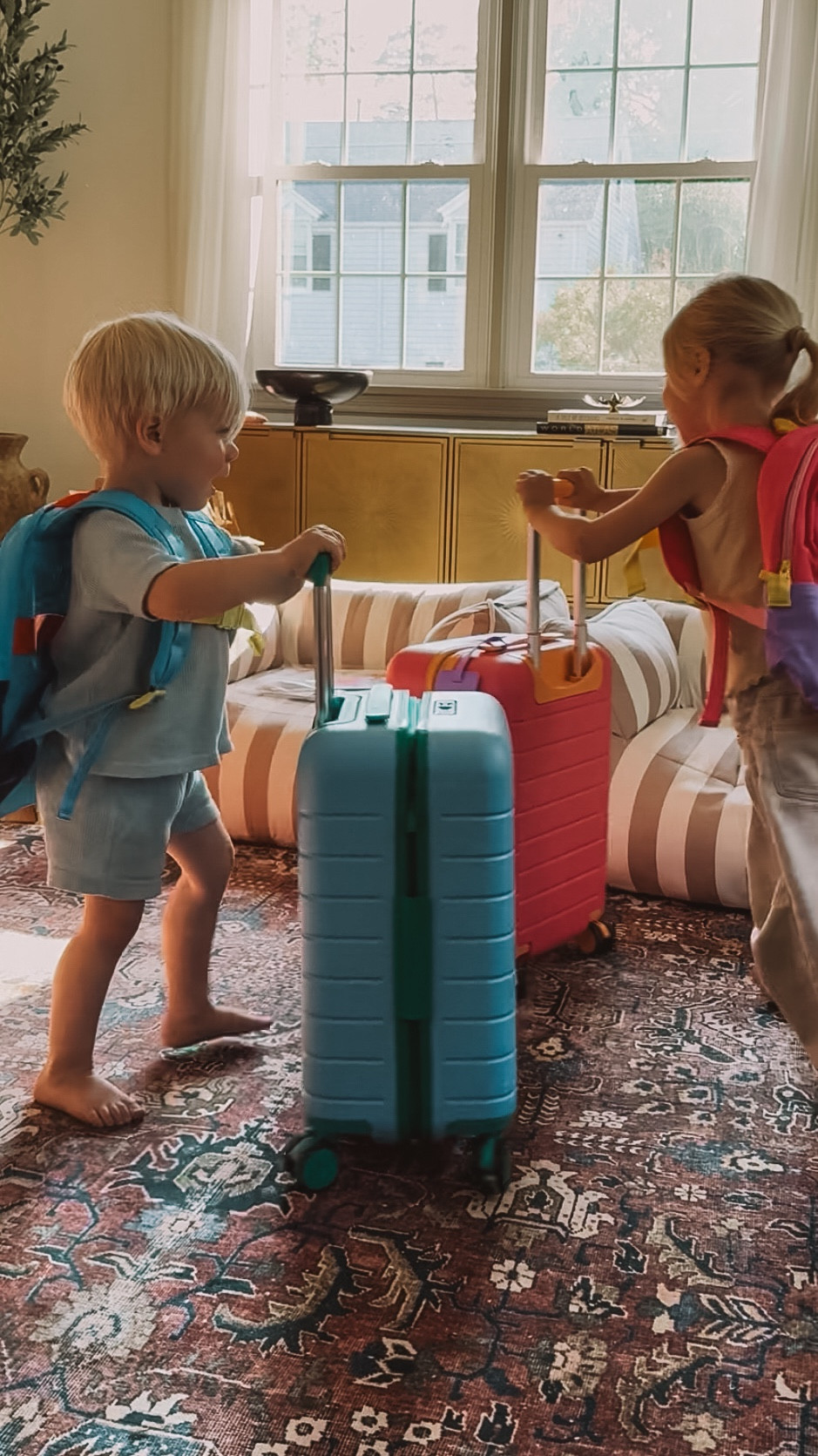 Unboxing the first Away Kids Collection suitcases! 🤩 So excited to see where these little suitcases will take them. Let the packing begin! 

#AwayLuggage #KidsTravel #UnboxingVideo #StellaOnTheGo #babyDon #LittleExplorer