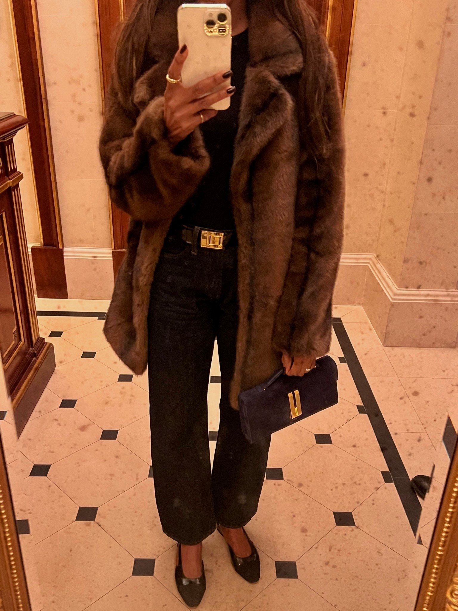 Suede handle clutch bag selection 