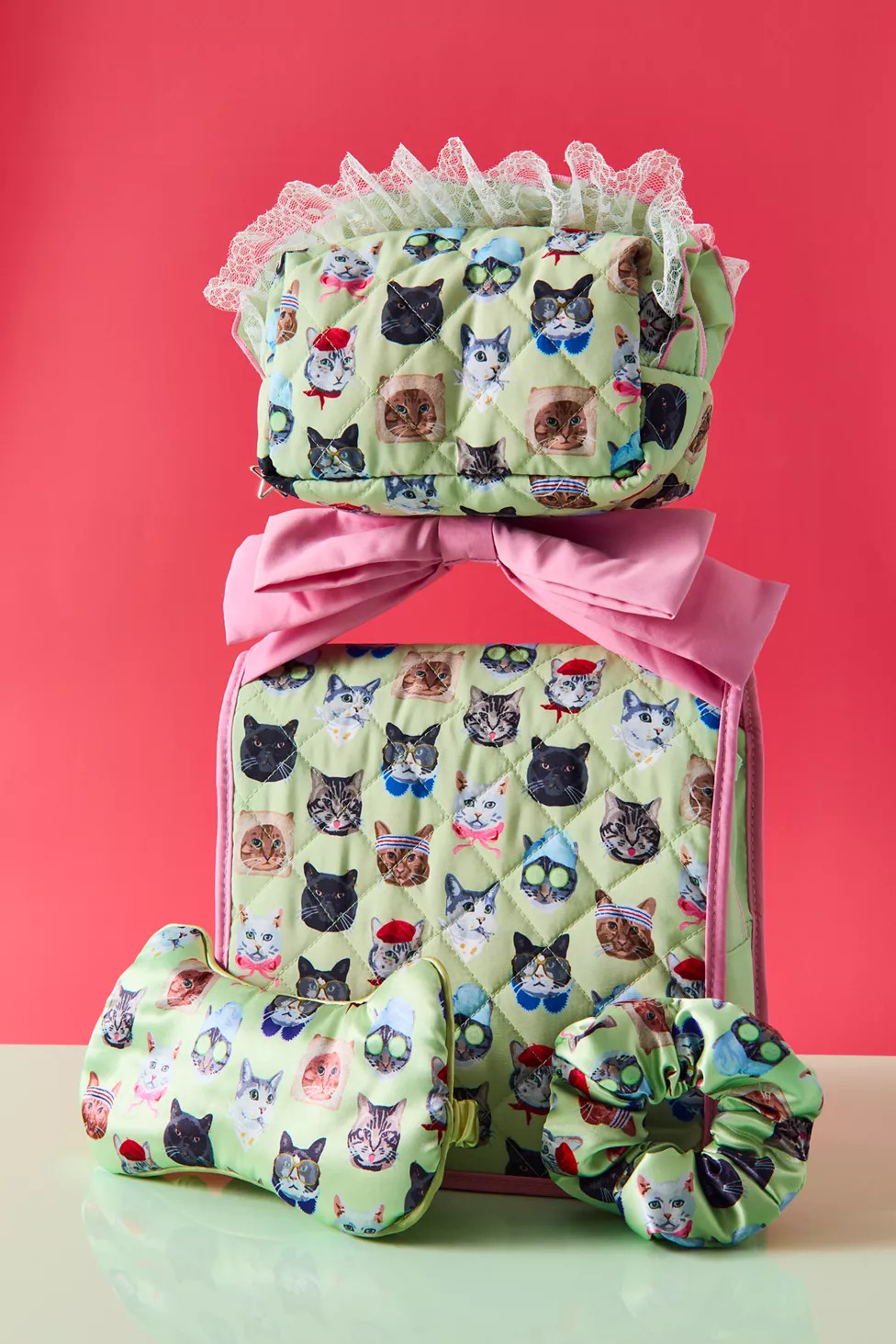 UO Patterned Large Travel Makeup Bag | Urban Outfitters (US and RoW)