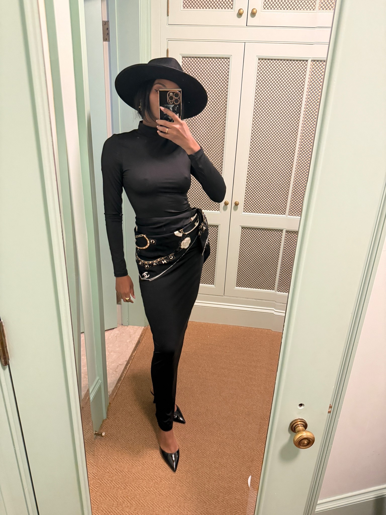 Zorro gal but make it chic and add a scarf to snatch the waist!

#LTKStyleTip