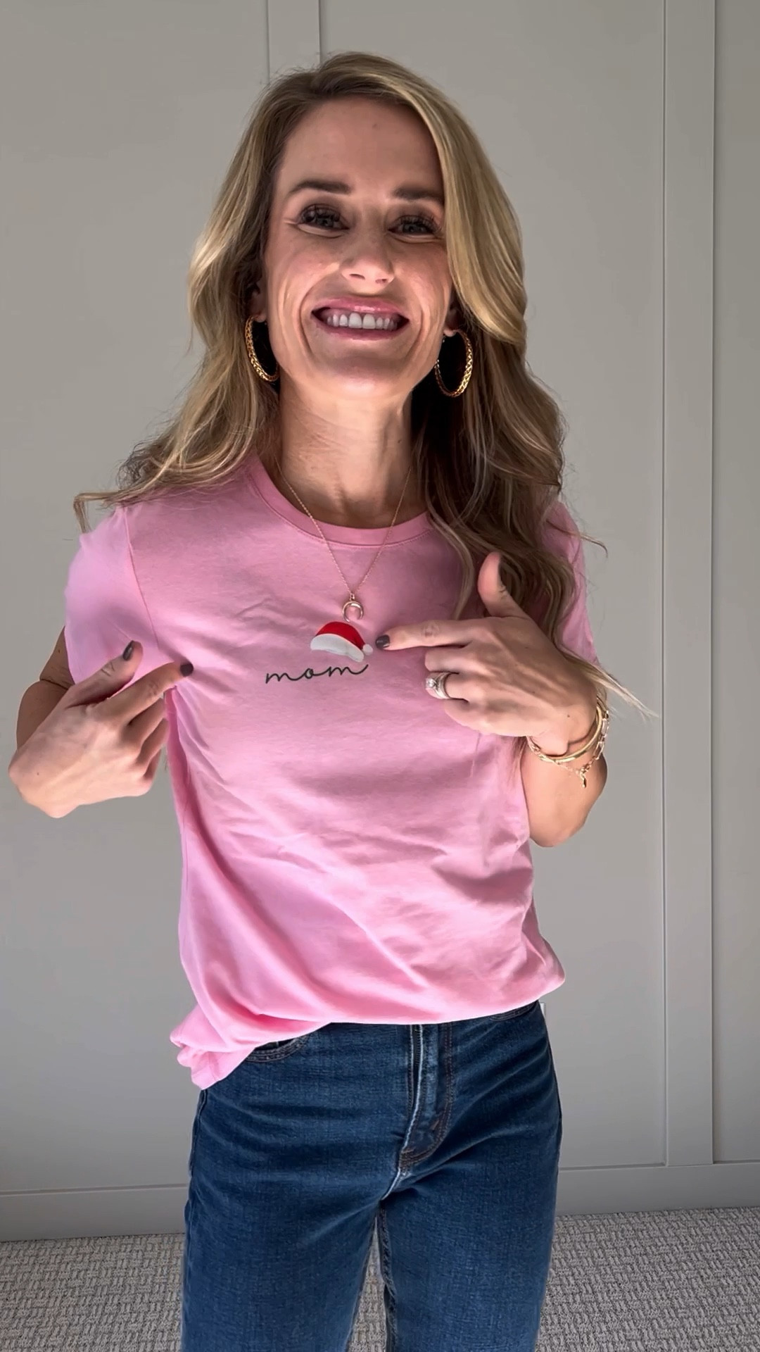 Amazon holiday tee
Amazon holiday sweatshirt
Fit tts
Mom Santa tee
Merry and bright 
Amazon fashion 

#LTKStyleTip #LTKSeasonal #LTKHoliday