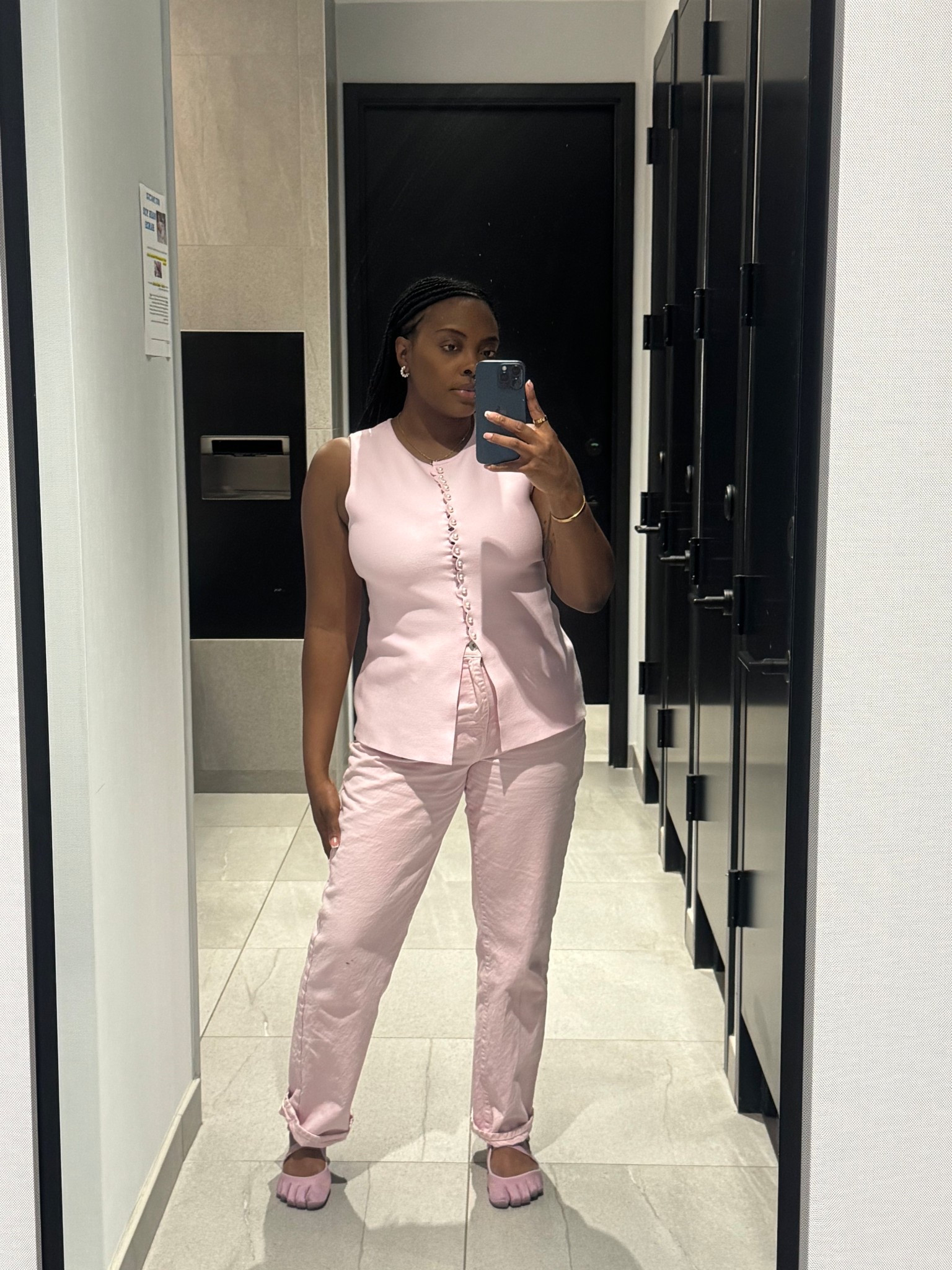 Pretty in Pink 🎀. Love my office outfits they’re so adorable ! @Primark @Zara 