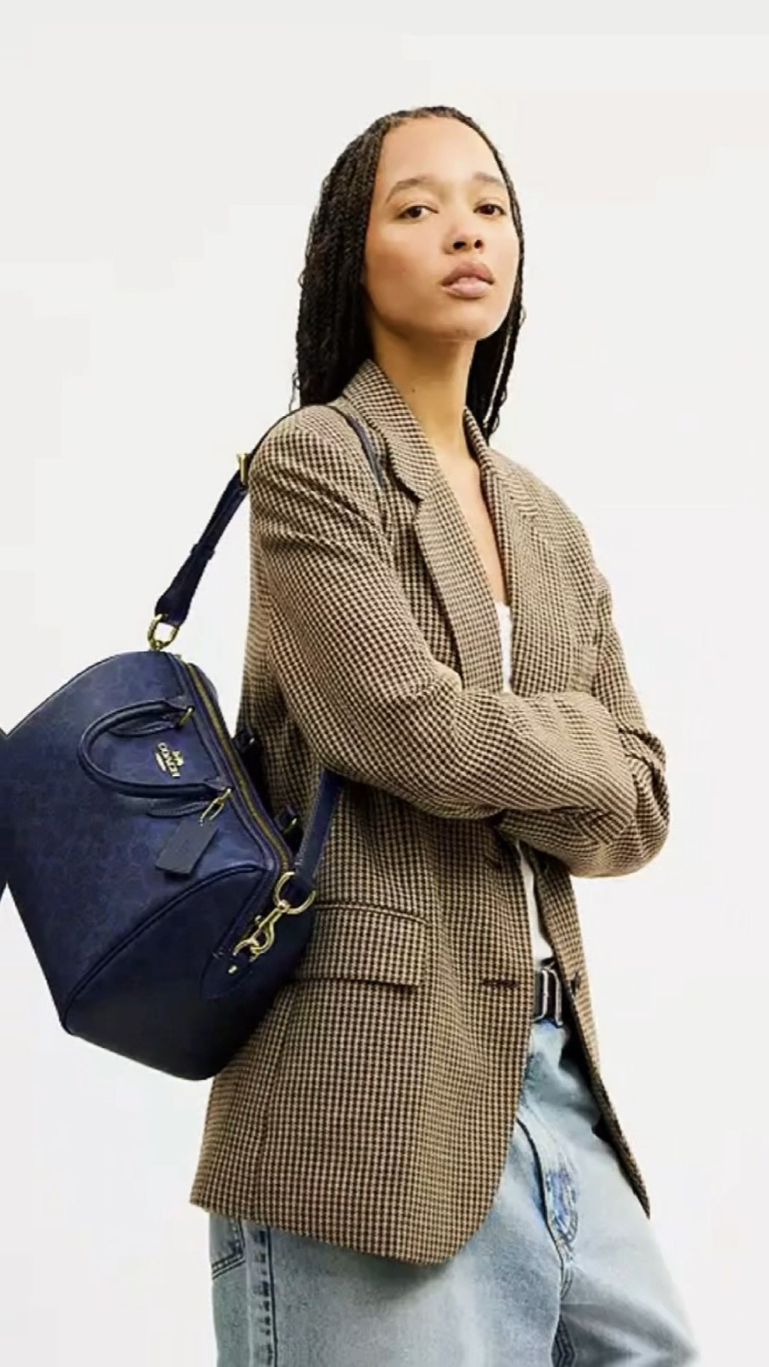 Eeekkk!!!! It’s live! Coach’s latest outlet drop features a large Rowan canvas satchel in navy. If you are in search of a new fall bag in a rich blue hue, here you go!

@coach