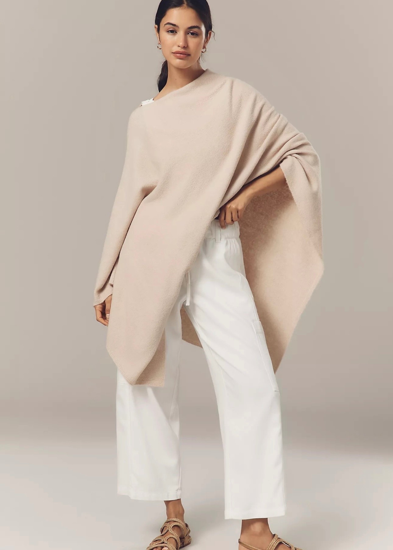 I love a good poncho and this one might be the best I’ve seen in a while!

This would be so great dressed up or just thrown on over a Tshirt and great pair of jeans. 

This is definitely a must have for my fall wardrobe! 





#LTKWorkwear #LTKOver40 #LTKStyleTip