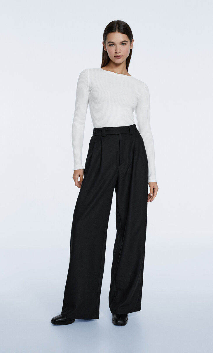 Smart trousers with darts - Women's fashion | Stradivarius United Kingdom | Stradivarius (UK)
