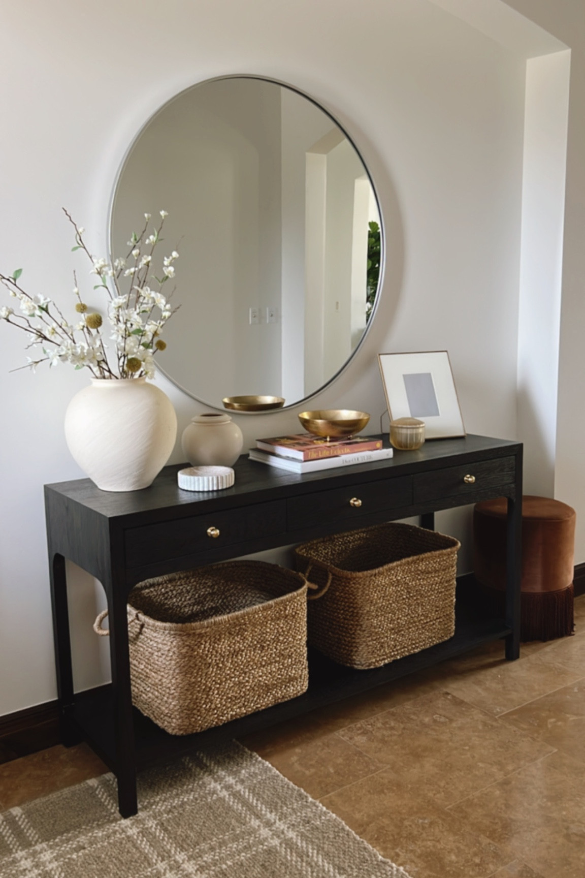 Front entry decor ✨
#consoletable #consoledecor #entrydecor

#LTKhome #LTKstyletip #LTKFind