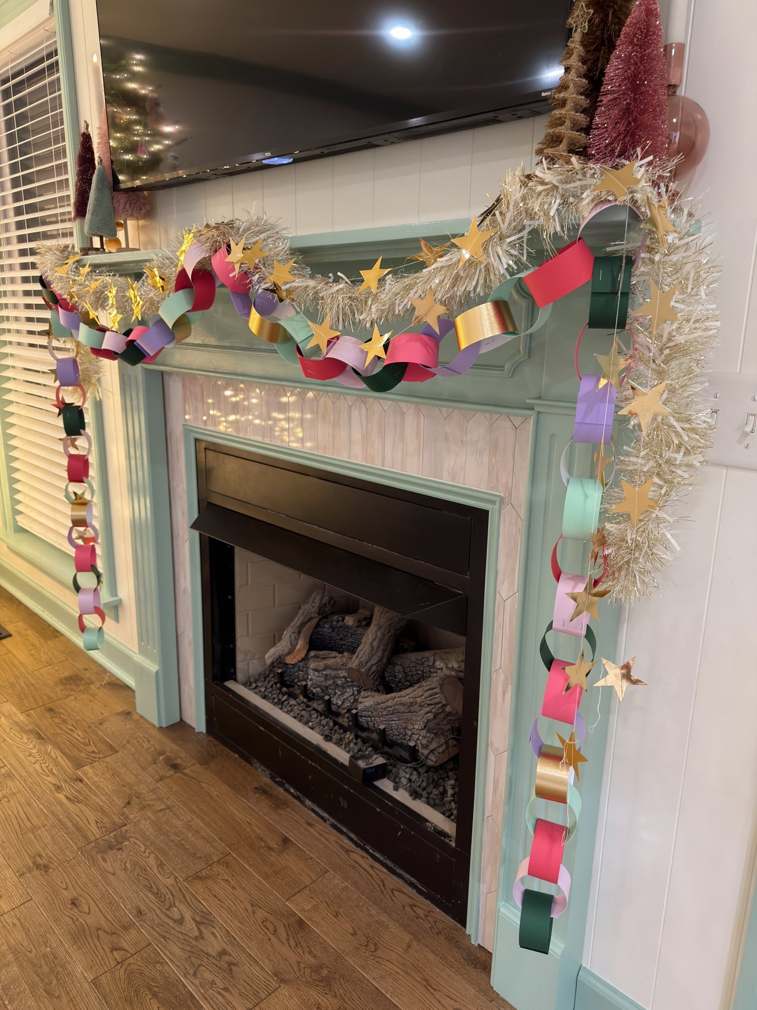 The cutest gold star banners to add some magic 

#LTKdayinmylife #LTKHoliday