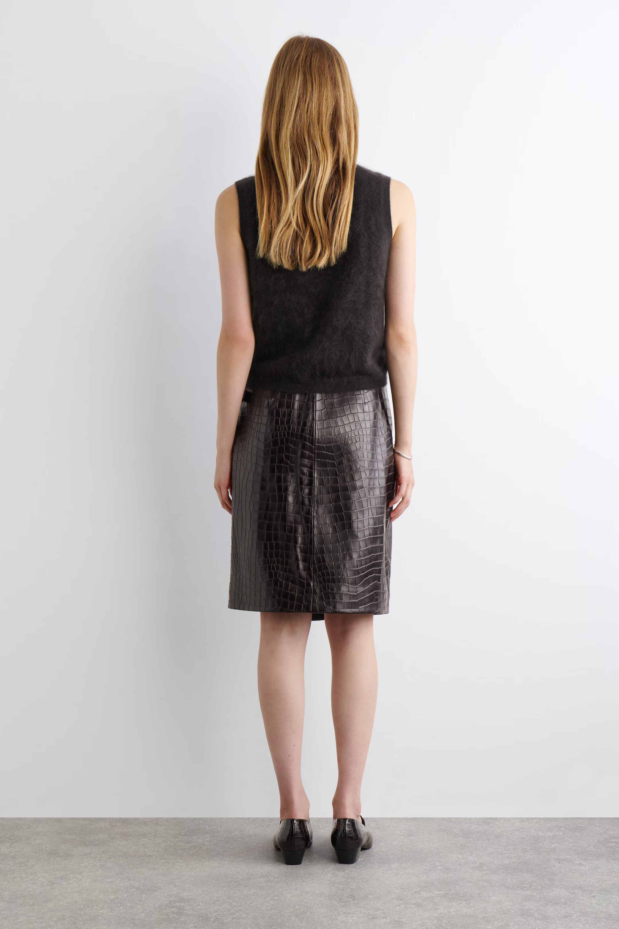 CROC-EMBOSSED LEATHER WRAP SKIRT - DARK BROWN | COS | COS (EU)