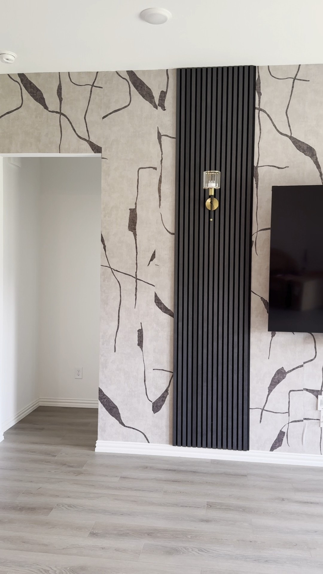 Living room accent wall 

#LTKHome #LTKStyleTip