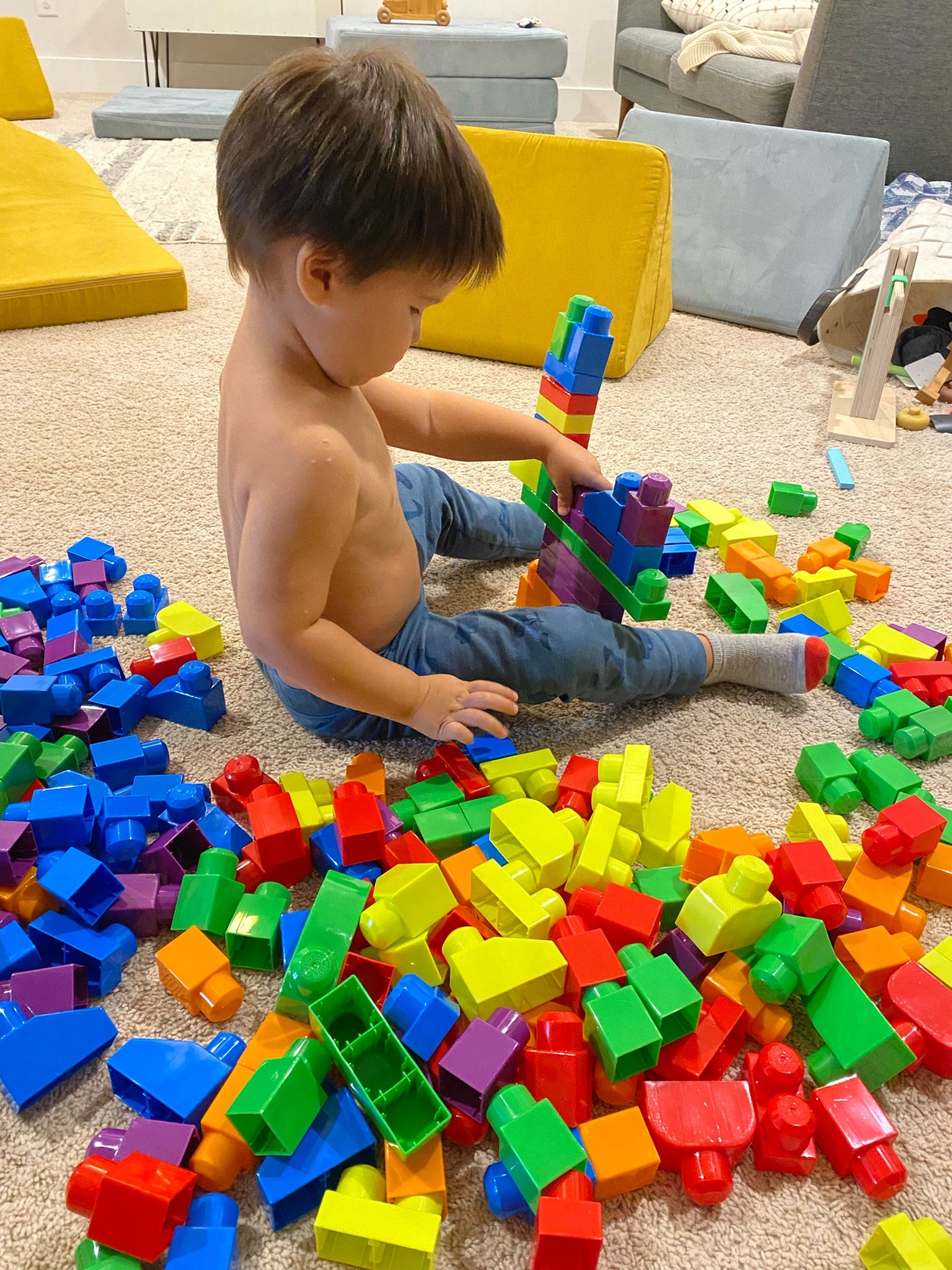 Mega bloks perfect for toddlers! #ltkkids #ltktoy #ltktoddler

#LTKGiftGuide