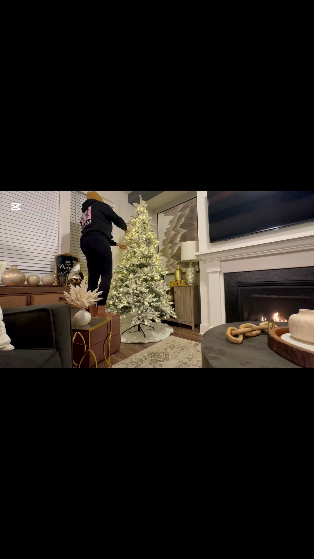 This tree was worth every penny! 🎄 It’s pre-lit, easy to set up, and honestly looks SO real!  you’d never guess it’s artificial. No more wrestling with string lights or cleaning up pine needles all season 🙌🏽

#LTKHoliday #LTKSeasonal #LTKSaleAlert