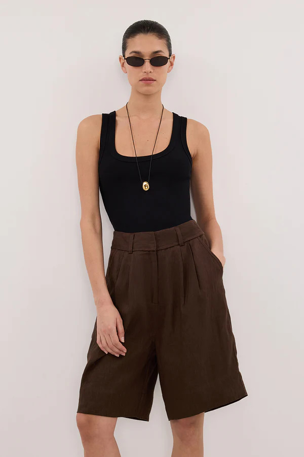 KAYLA BITTER CHOC LINEN BERMUDA SHORT | DISSH
