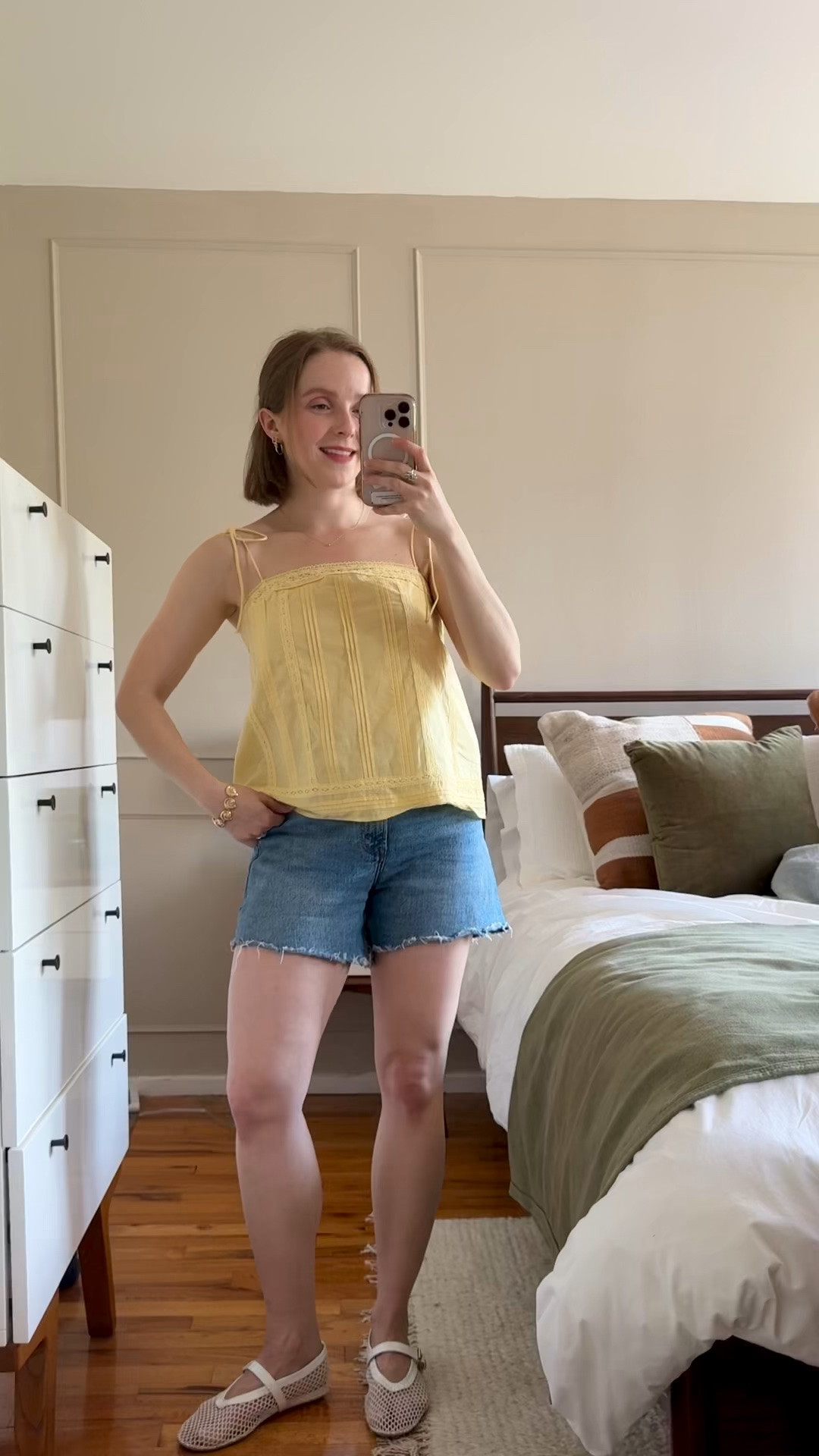 Abercrombie denim shorts 30% off + stackable 15% off w/ AFSUMMER
25 curve love shorts xs tank

#LTKootd #LTKPetite #LTKSaleAlert