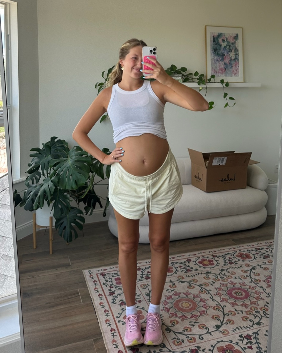 Comfy bump fits >>

lululemon, maternity, pregnancy, hoka, tank

#LTKActive #LTKSeasonal #LTKBump