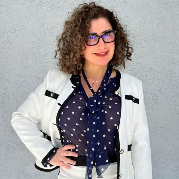 Sara's Closet | Poshmark