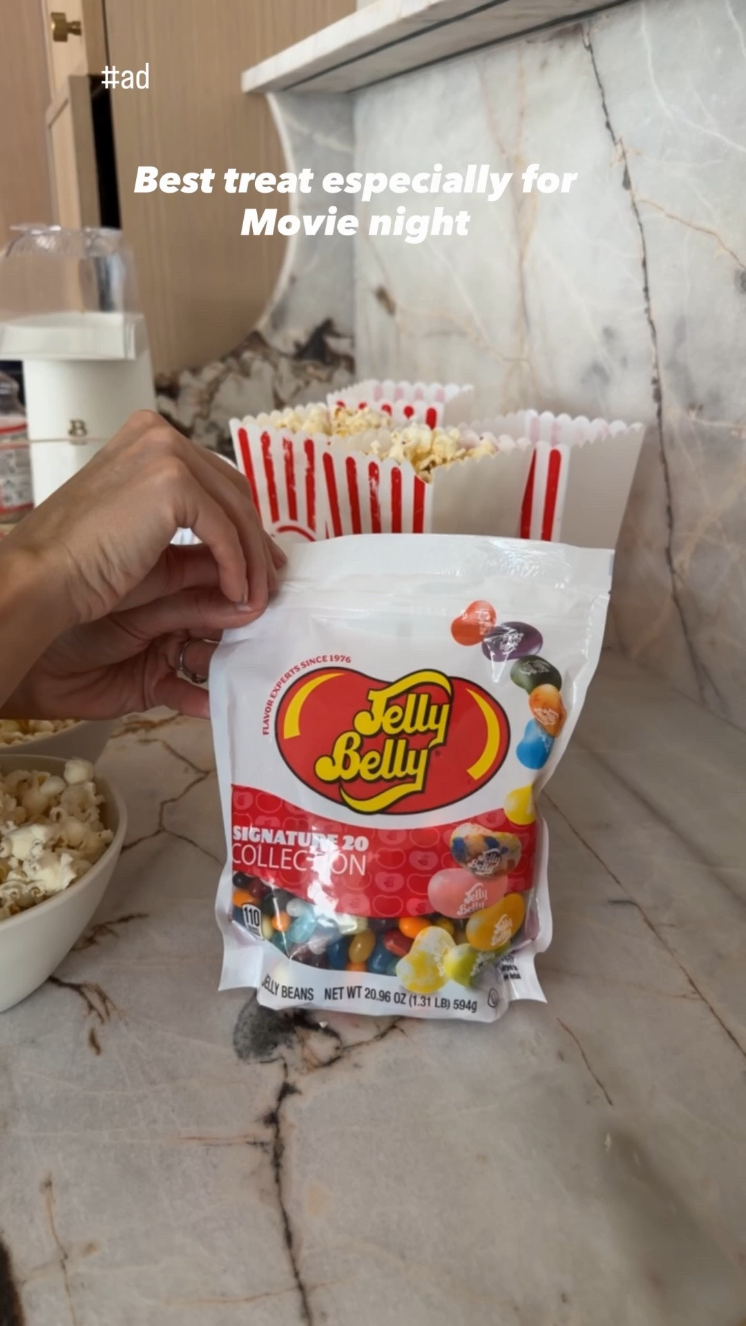 #ad Movie night with my fav @jellybellycandyco 👏🏼 This signature 20 Collection I got from @target is a must have! All the best flavors in one bag 🤩  #TargetPartner #target #jellybelly #jellybean #candy