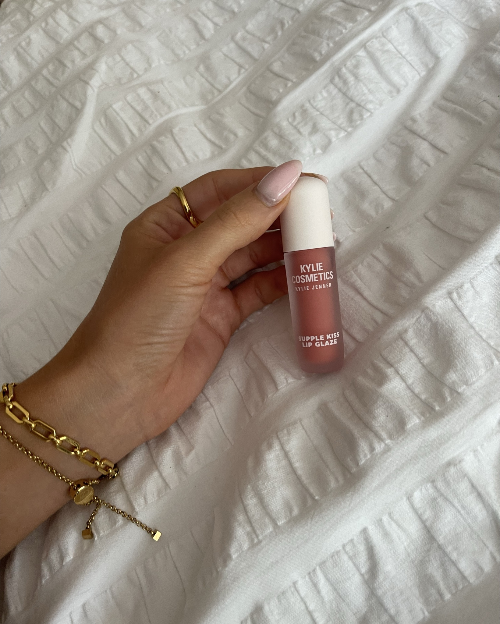 Probably the juiciest nude lipgloss I’ve tried in ages 