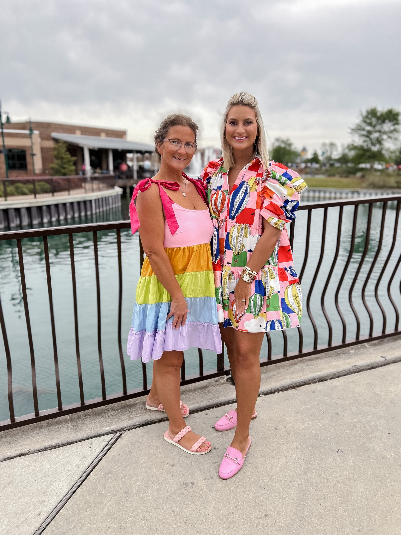 Hot Air Ballon Festival outfit! Perfect to throw on for any occasion! 🎈 