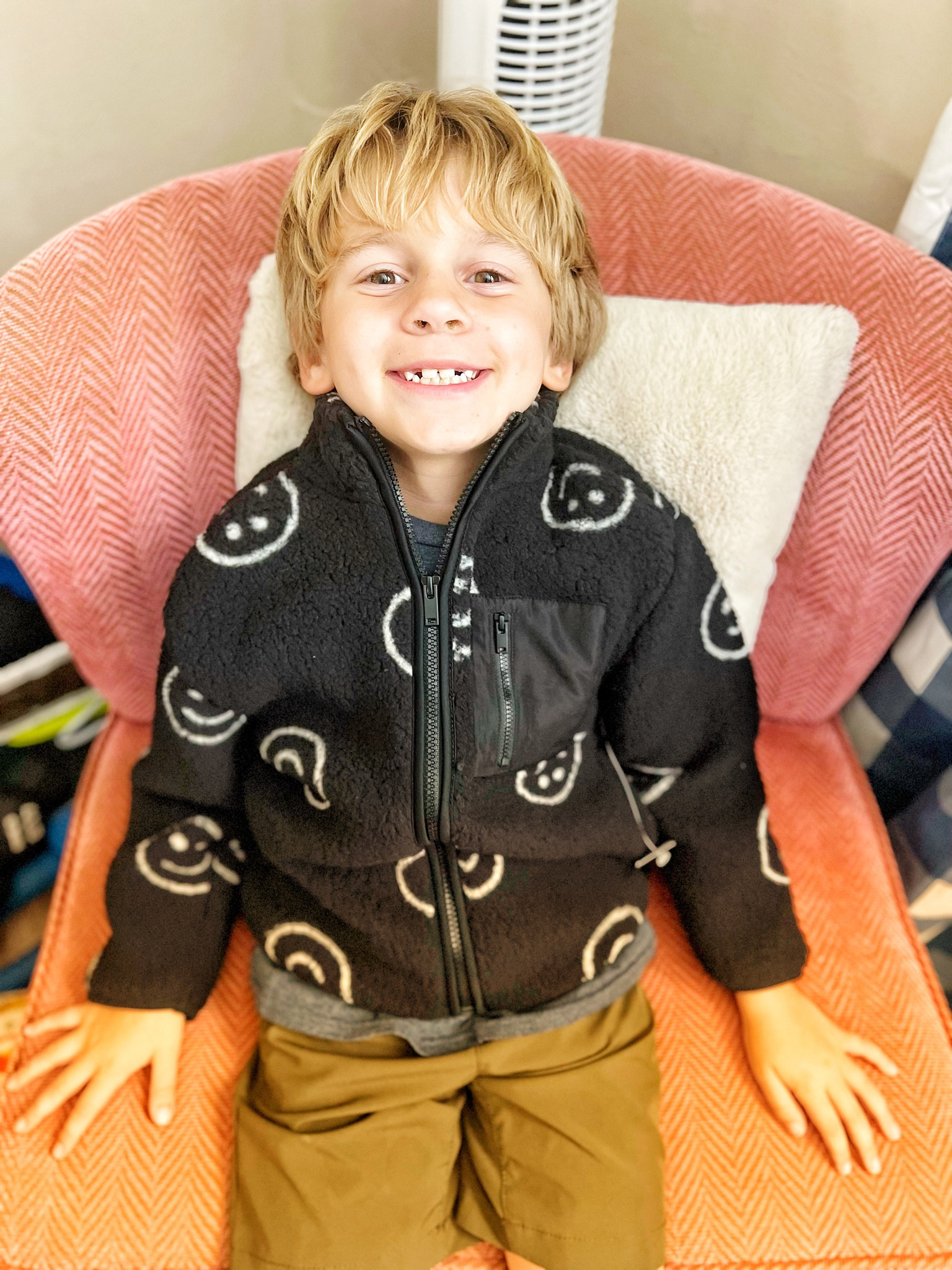 Silly man loving his new Sherpa fleece from Old Navy 🖤 smiley face, gender neutral

#LTKSeasonal #LTKkids #LTKfindsunder50