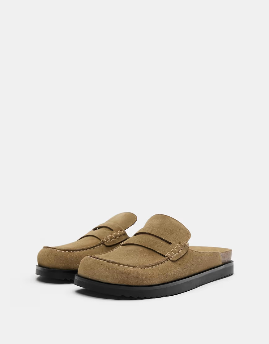 Pull&Bear – Leder-Clogs in Sandfarben-Bunt | ASOS (Global)