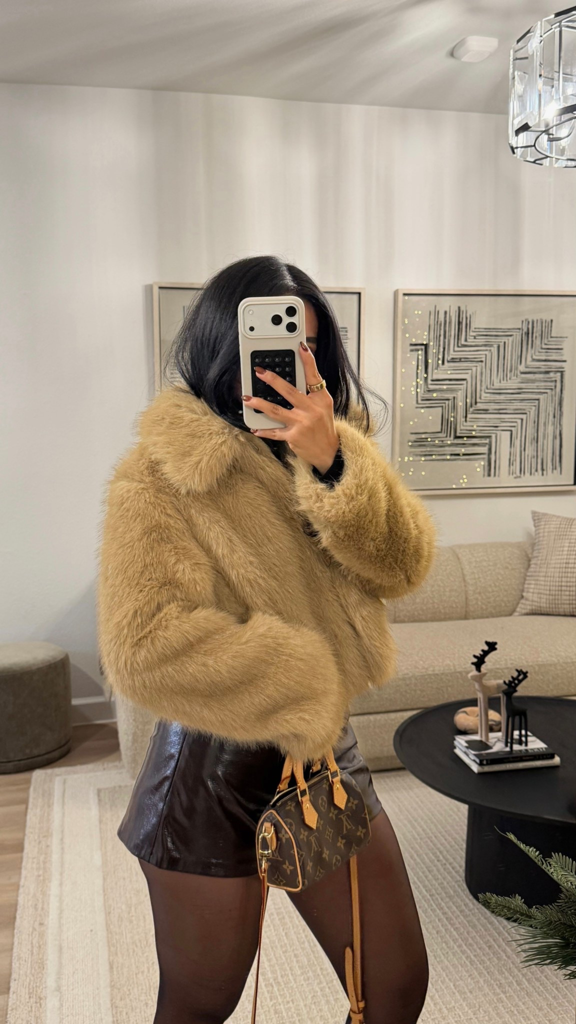 Fave affordable tights I bring out every winter, $10!! Cozy + chic night out uniform 🐻