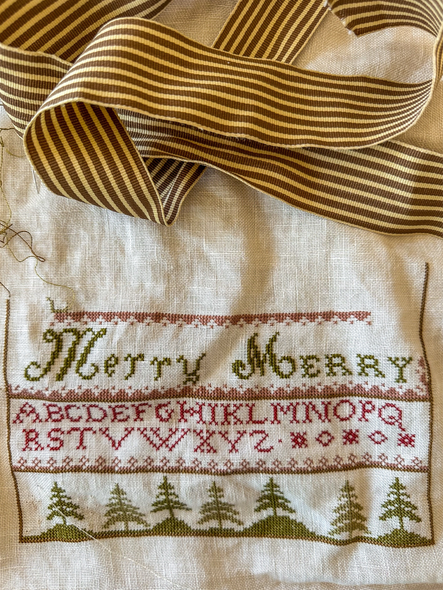 Christmas Decor
Merry Merry Pinkeep
.
It’s always comforting starting something new! Just got off of work, now to relax and put some additional stitches into this one today. 
.
Love y’all mucho! 🫶🏻
.


#LTKGiftGuide #LTKHoliday #LTKSeasonal