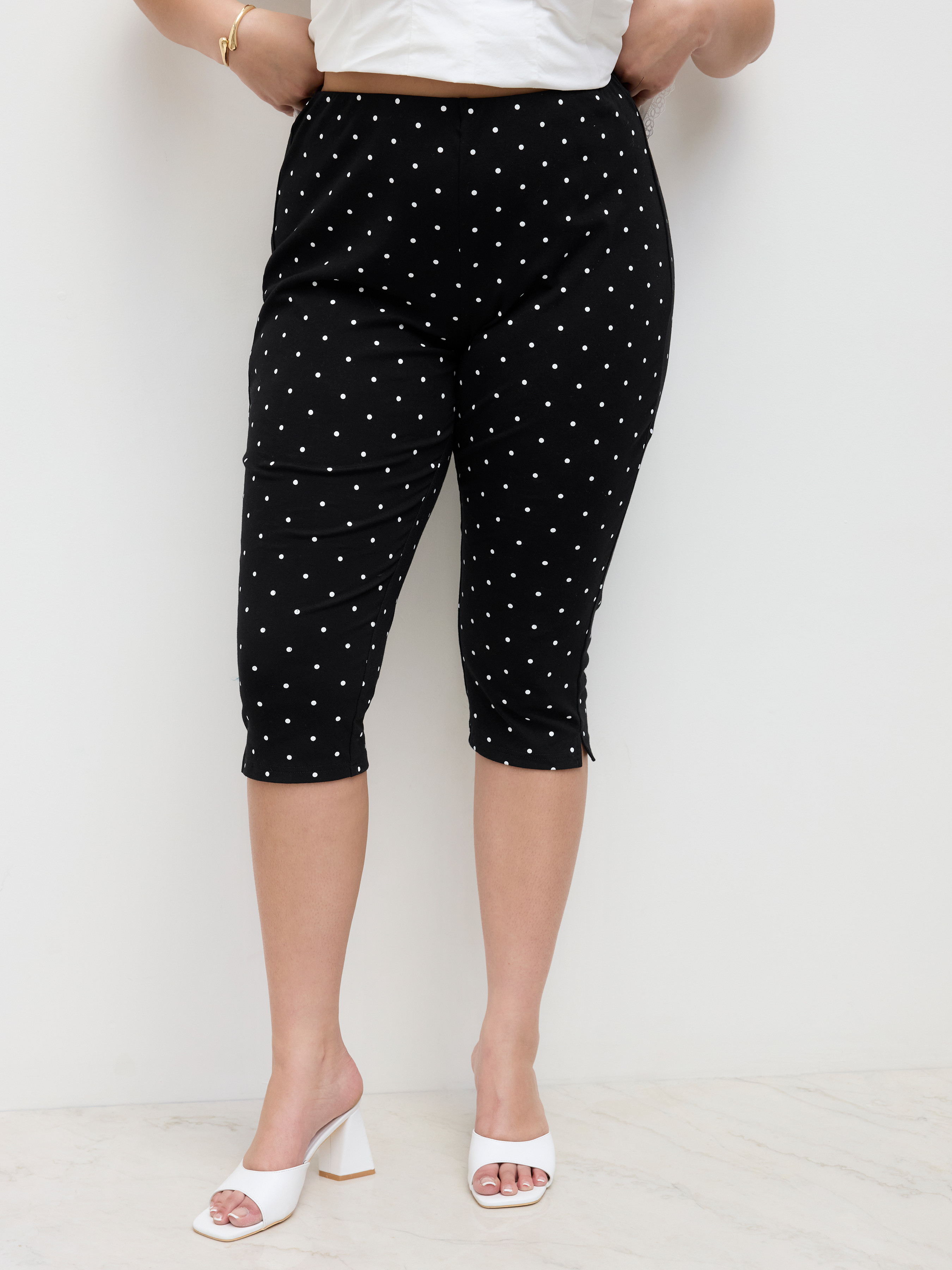 Knit Fabric Cotton-blend Mid Rise Polka Dot Capri Leggings Curve & Plus For Daily Casual | Cider