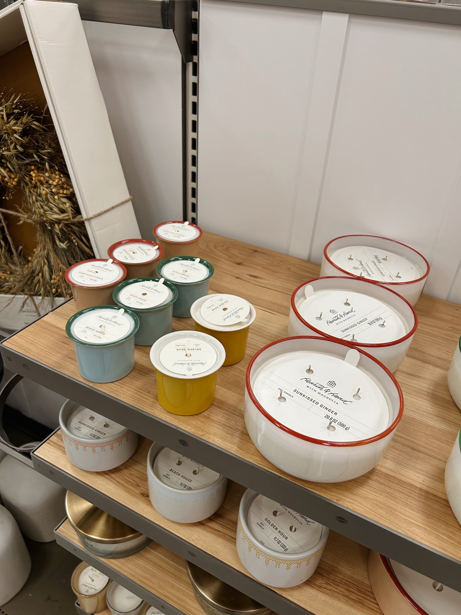 Summer candles that smell SO pretty! ☀️✨ I grabbed the Sunkissed Ginger scent and it’s so pretty 🙌 