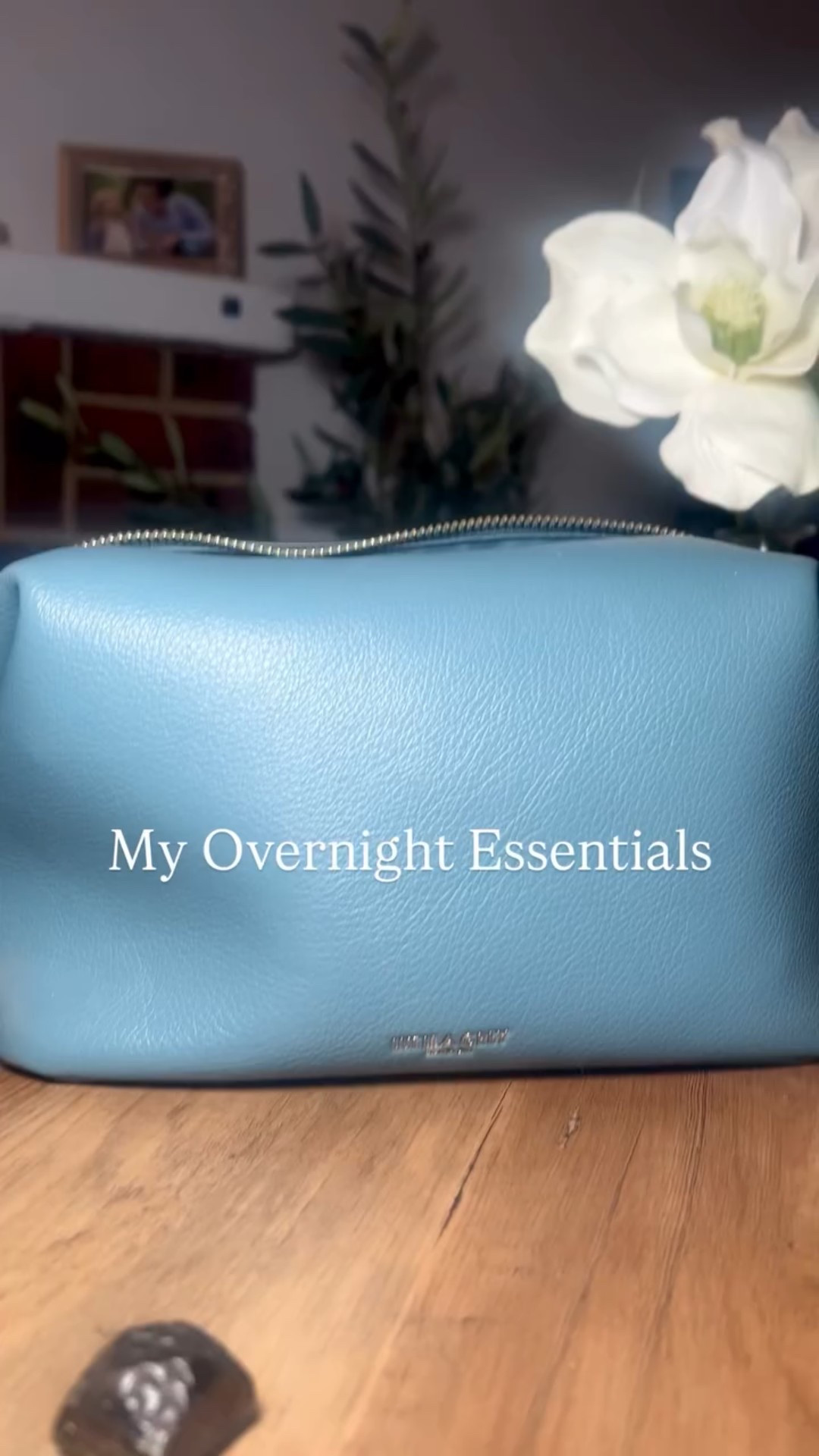 Overnight essentials (aka the “do the work while I sleep” lineup) 💤✨

Nothing fancy, nothing complicated, just my go-to skincare & hair bits that I use at night.

🫧 @elfskincare Holy Hydration Cleanser – gentle, no drama, does exactly what it needs to

✨ @theordinary Retinol 1% – using wisely & sparingly because she’s STRONG

💦 @theordinary Hyaluronic Acid – all about that hydration boost

🧬 @theordinary Age Support Serum – future me will be grateful

🌙 @espaskincare Overnight Hydration Cream – rich, calming, chef’s kiss before bed

💇‍♀️ @monatukieofficial Rejuvabeads Split End Mender – because my hair deserves some overnight love too

Simple routine, maximum payoff. Apply, climb into bed, let the products do their thing 😴✨

All kept safe in my travel bag from @luellagreylondon 

Linked in LTK 🤍

#overnightessentials #nighttimeroutine #skincarediary #ltkskincare  #realisticskincare