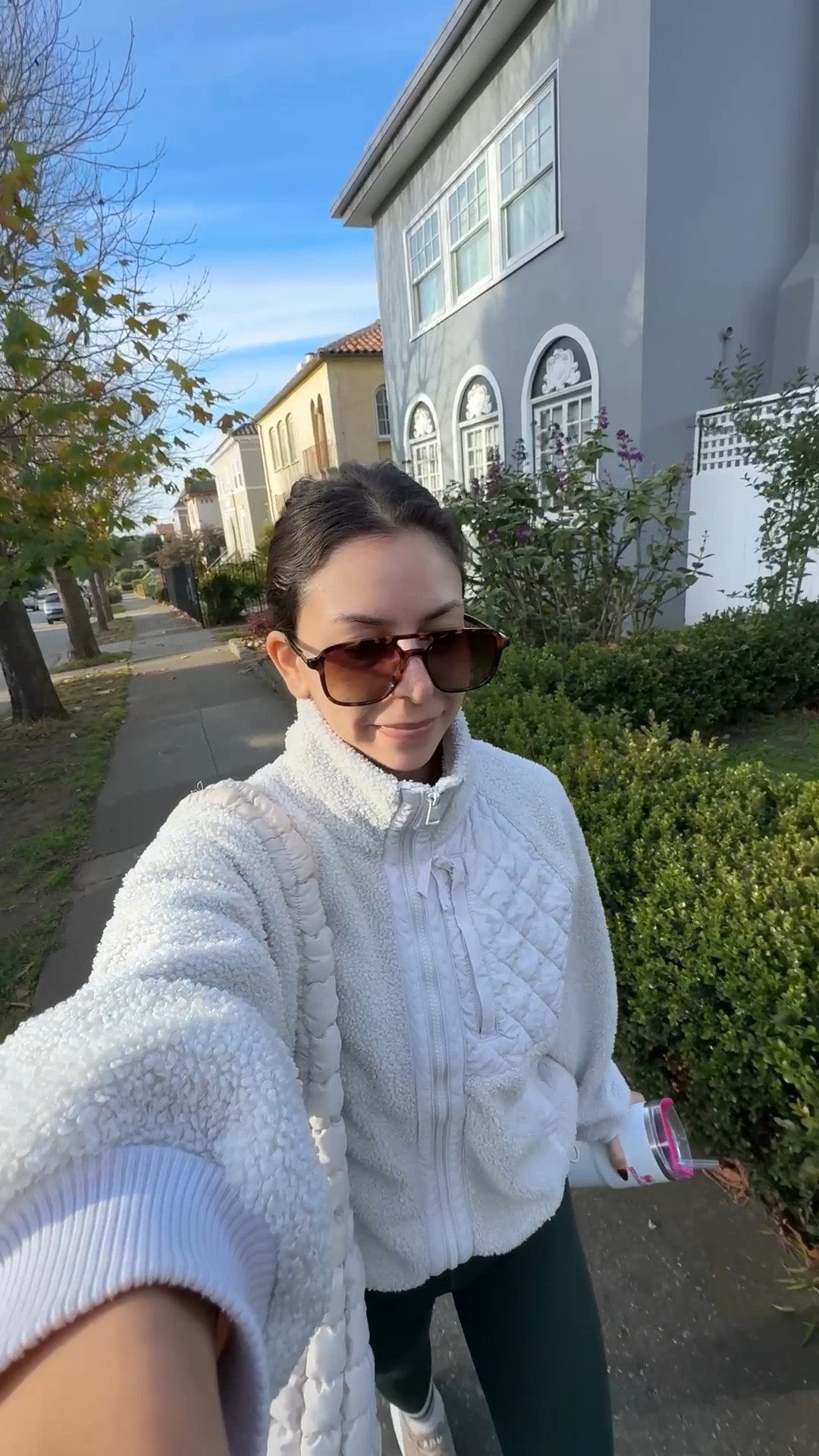 Amazon sunglasses
Abercrombie Sherpa jacket
Aerie leggings- small short
Aerie bra top- medium
New balance 9060 sneakers
Target puffer tote bag

Petite, active wear, athleisure, Pilates outfit, barre outfit


#LTKfitnessgoals #LTKPetite #LTKActive