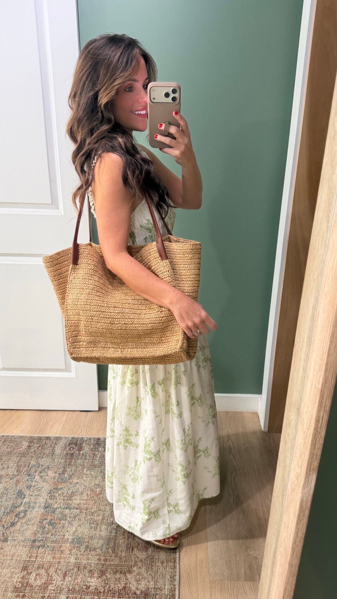 Absolutely in love with this slouchy @jcrew bag! Perfect for spring into summer. I recommend adding a XL organizer to help give it shape. 

#jcrew #handbags #purse #springaccessories 

#LTKSpringSale #LTKootd #LTKdayinmylife