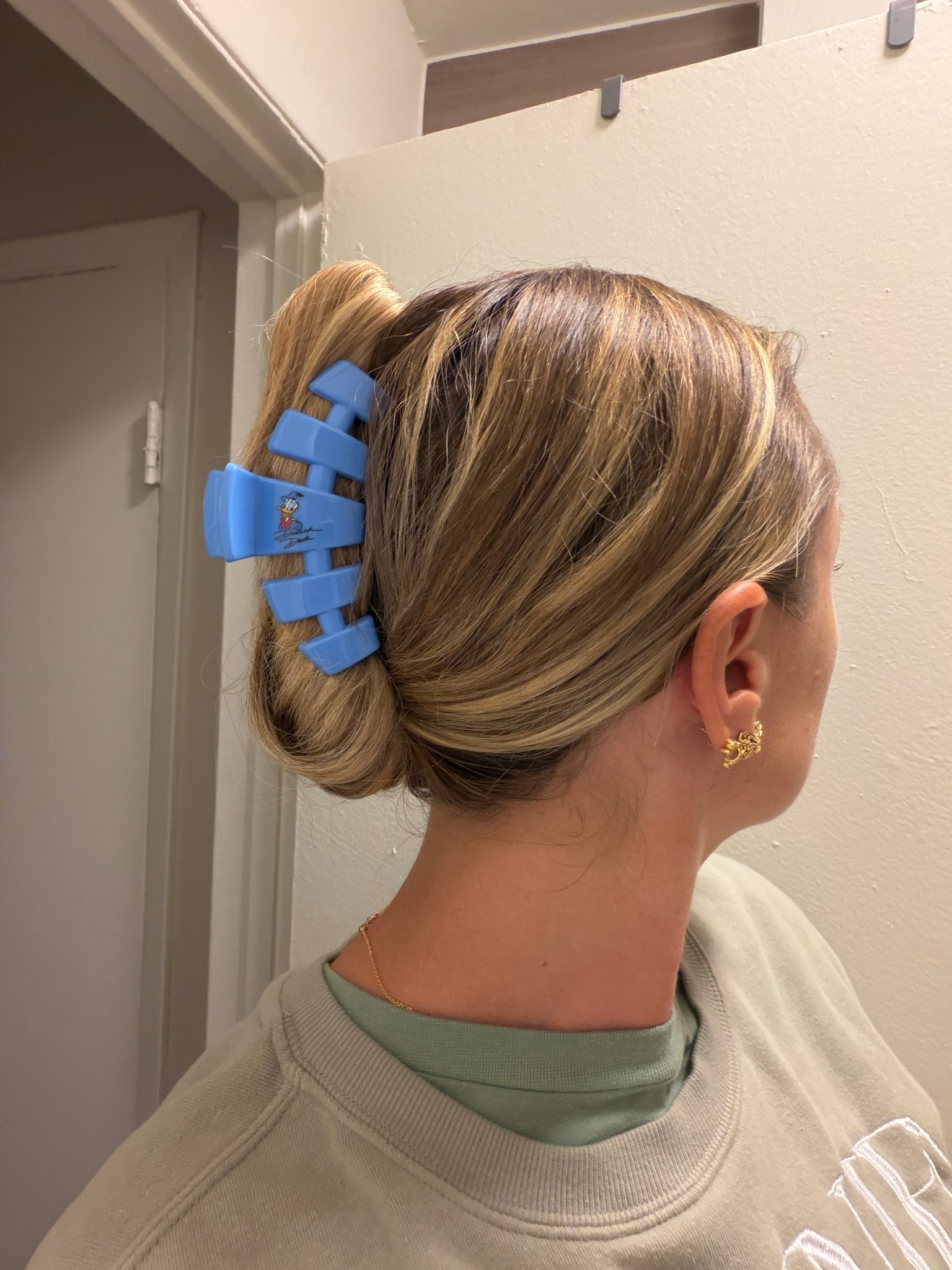 Oh I am OBSESSED with the Disney teleties collection. The Donald claw clip is ICONIC and such good quality 👏🩵

#LTKSeasonal #LTKBeauty #LTKgrwm