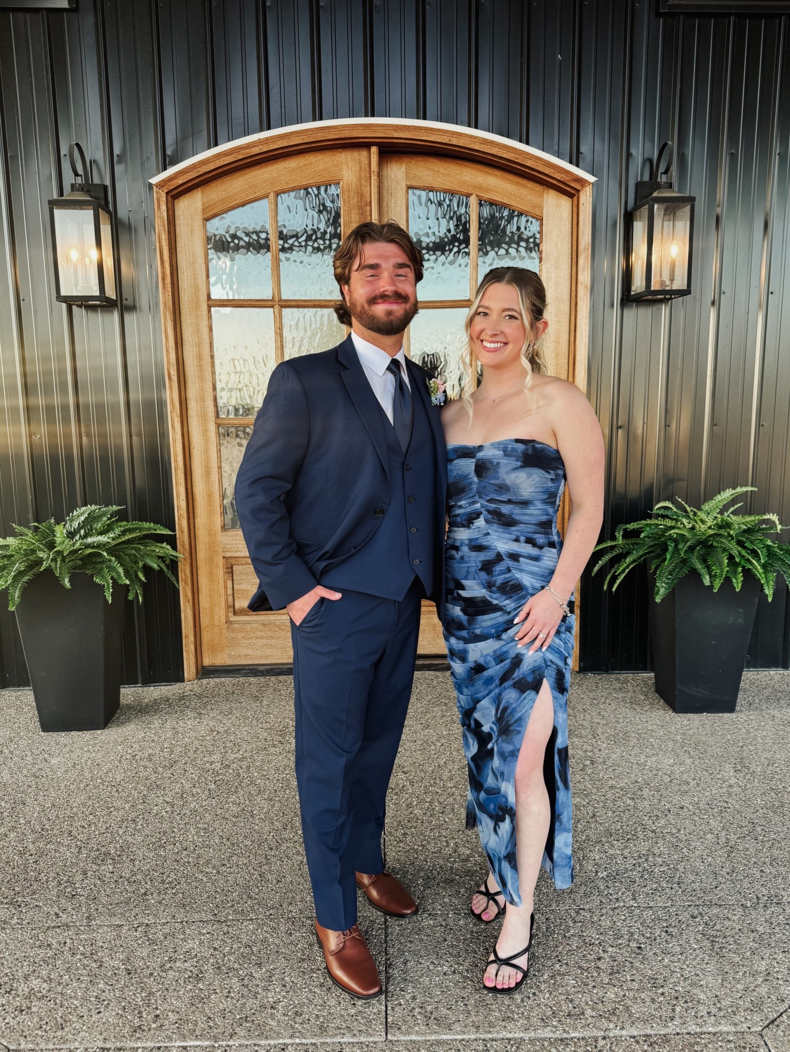 Wedding guest AND wedding coordinator requires a functional AND cute dress 💙✨

This dress was a 10/10 in my books because it fit true to size in the petite + had great support for being strapless! 

#LTKPetite #LTKWedding #LTKootd
