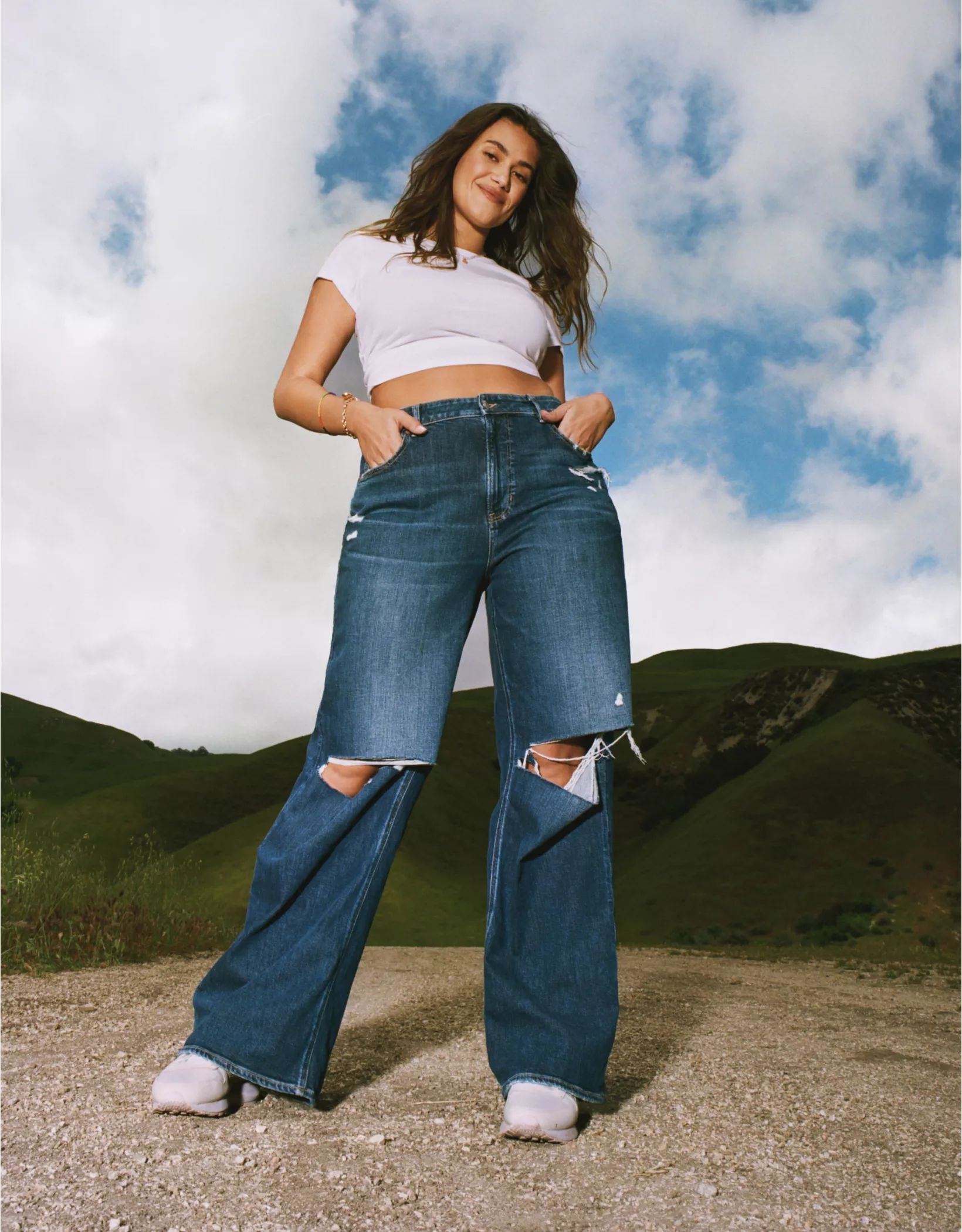 AE Dreamy Drape Stretch Ripped Super High-Waisted Baggy Wide-Leg Jean | American Eagle Outfitters (US & CA)