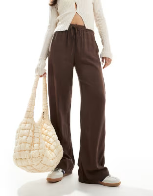 Pull&Bear pull on textured trousers in brown | ASOS (Global)