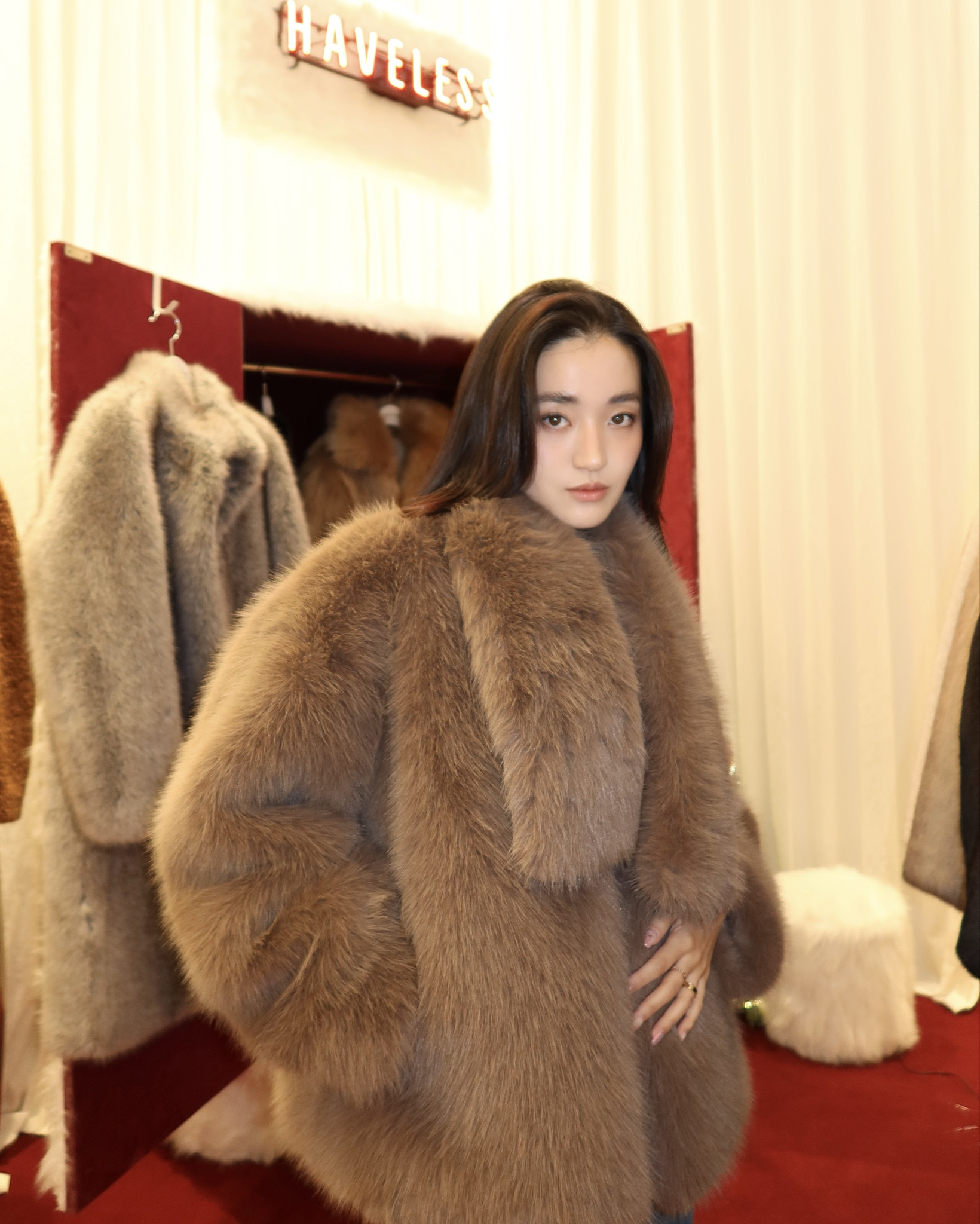 Faux fur jackets from HAVELESS 🤎