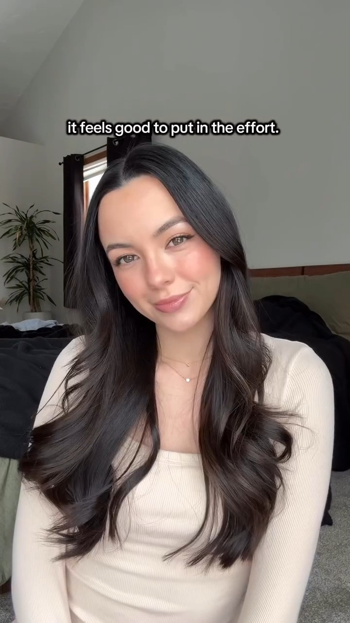 in this new season I’m learning that routine is my friend, and small acts of care make hard days feel lighter ♡ 

Products used: 
bronzing drops @glowrecipe 
Skin tint @elfcosmetics 
Bronzer + blush + eyeliner + mist @rarebeauty 
Eyeshadow @colourpopcosmetics 
Powder @kimchichicbeauty 
Lip balm @olehenriksen 
Mascara @maybelline 
Highlighter @lauragellerbeauty