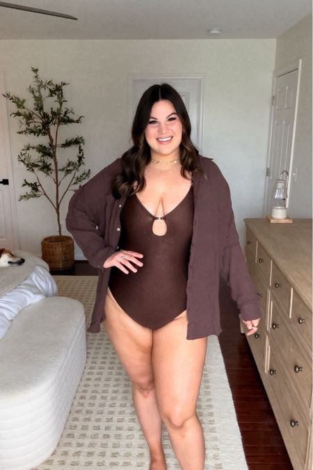 Midsize size 12/14 aerie try on! Aerie is having a 25%-50% off sale on almost everything on their site!! 

One piece: xl long
Brown shirt: large 

Aerie haul, aerie try on, midsize fashion, midsize, aerie, vacation outfits, summer fashion, swimsuits, swimwear 


#LTKSaleAlert #LTKMidsize #LTKSwim