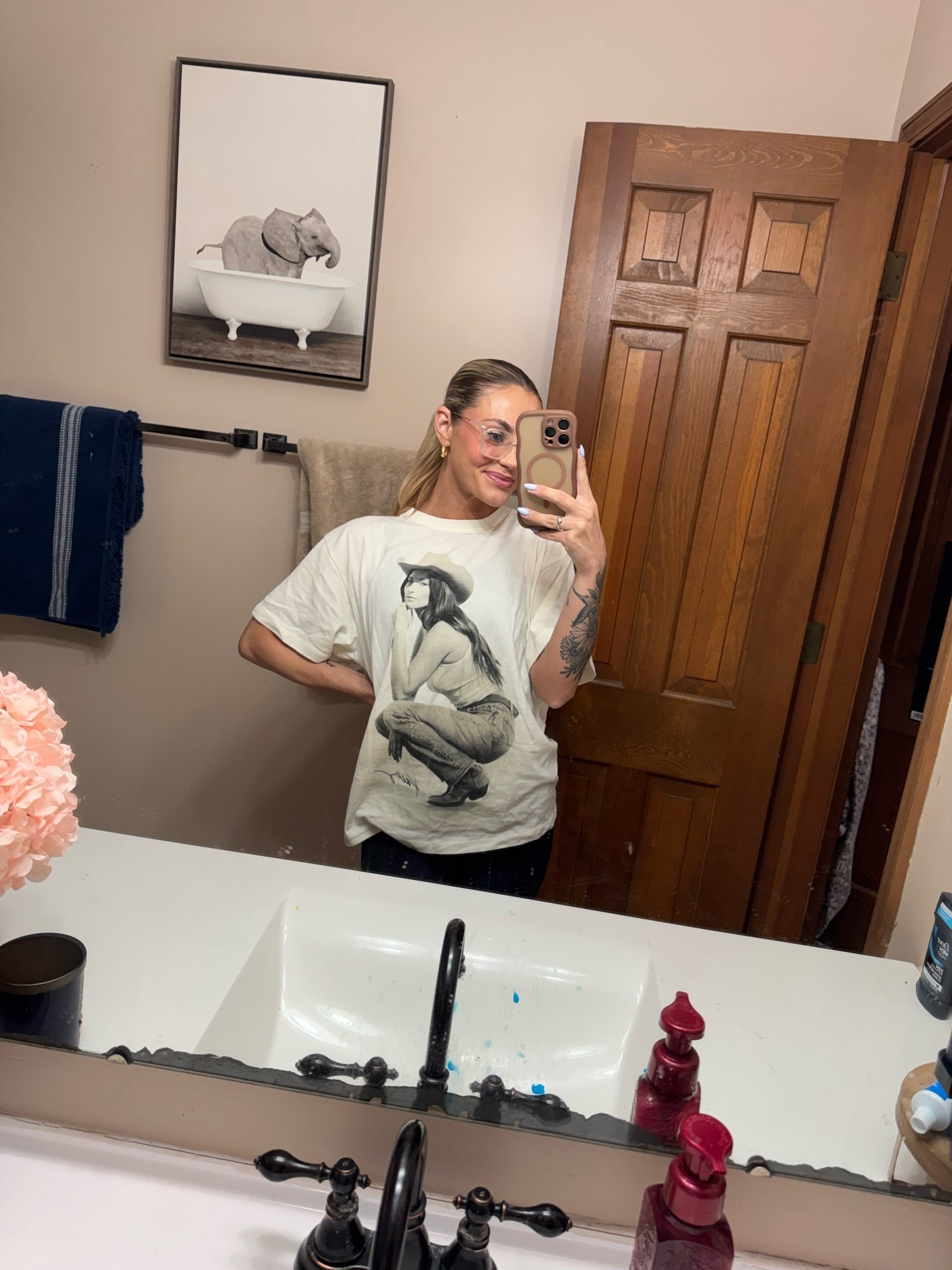 All my Kacey girlies, run to Target for this super cute oversized tee 💗

#LTKootd #LTKmomlife #LTKgrwm