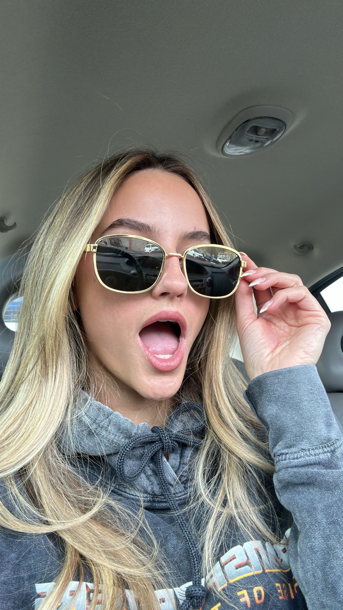 The perfect gold and black framed sunnies from Amazon💅💖🫶🏼

#LTKootd #LTKFestival #LTKgrwm